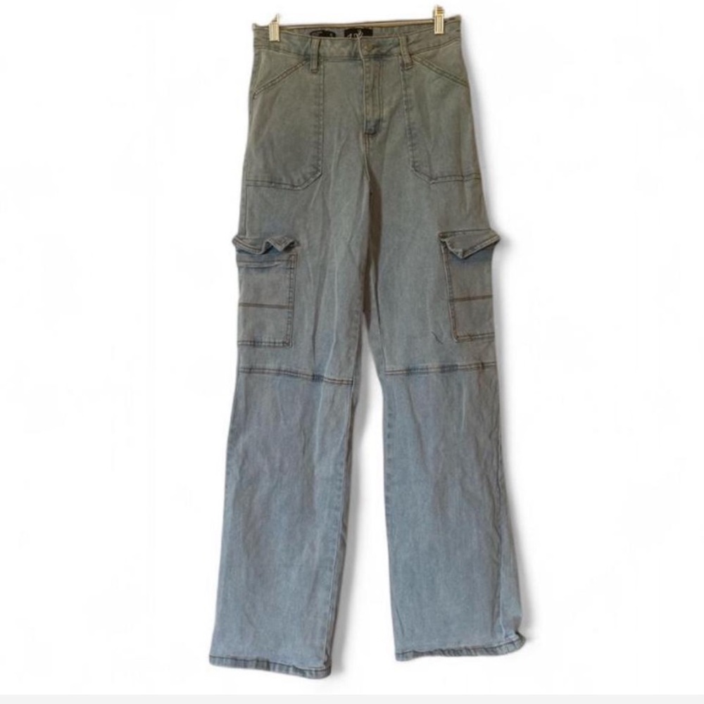 5/$20 Zoe high rise cargo jeans